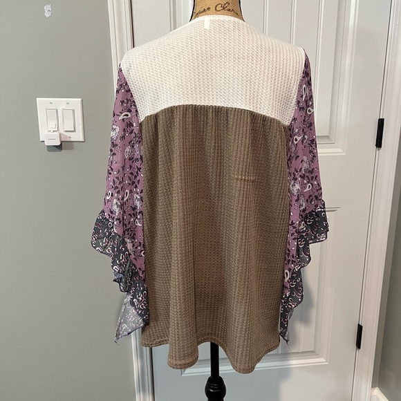 Waffle Knit Color Block Top with Sheer Floral Sleeves - Picture 4 of 9